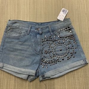 Forever 21 studded Denim Shorts size S light wash NWT